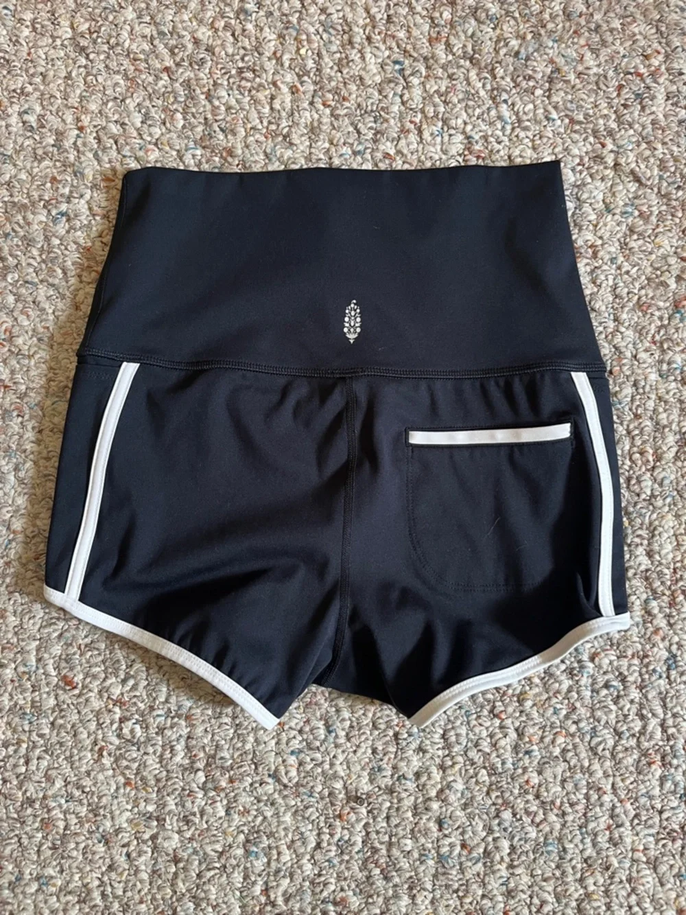 Free People Movement NWOT Island Time Black Athletic High Waist Shorts Size M - Picture 10 of 16